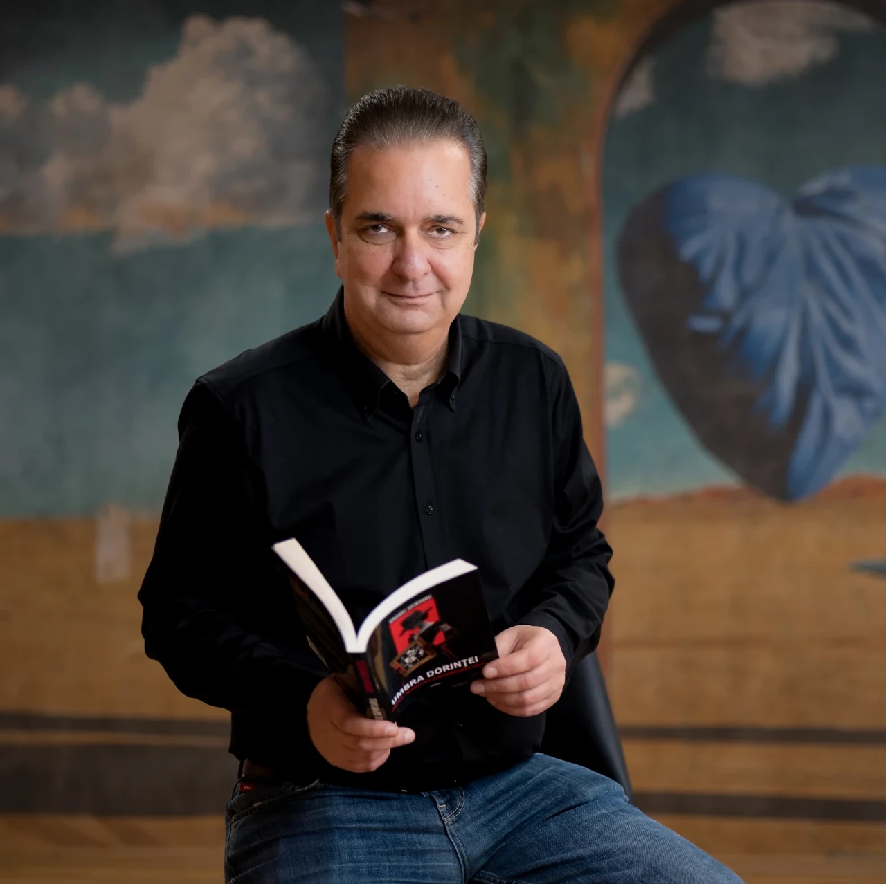 Andrei Spirtaru cu volumul „Umbra dorinței”